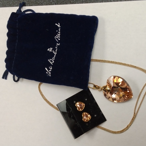 Danbury Mint Heart Cut Glass Pendant Necklace and Heart Shaped Earrings - Picture 3 of 10